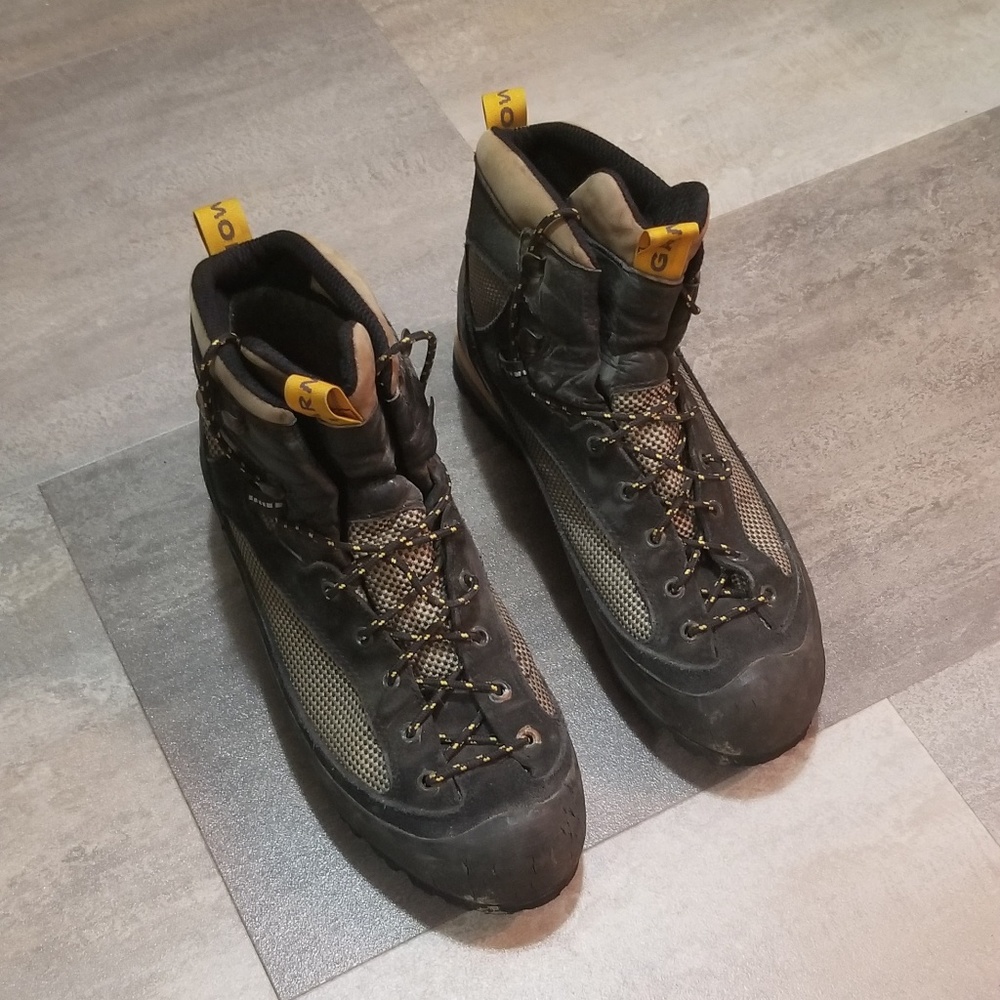 Garmont Gore-Tex Mens Hiking Boots Size 10